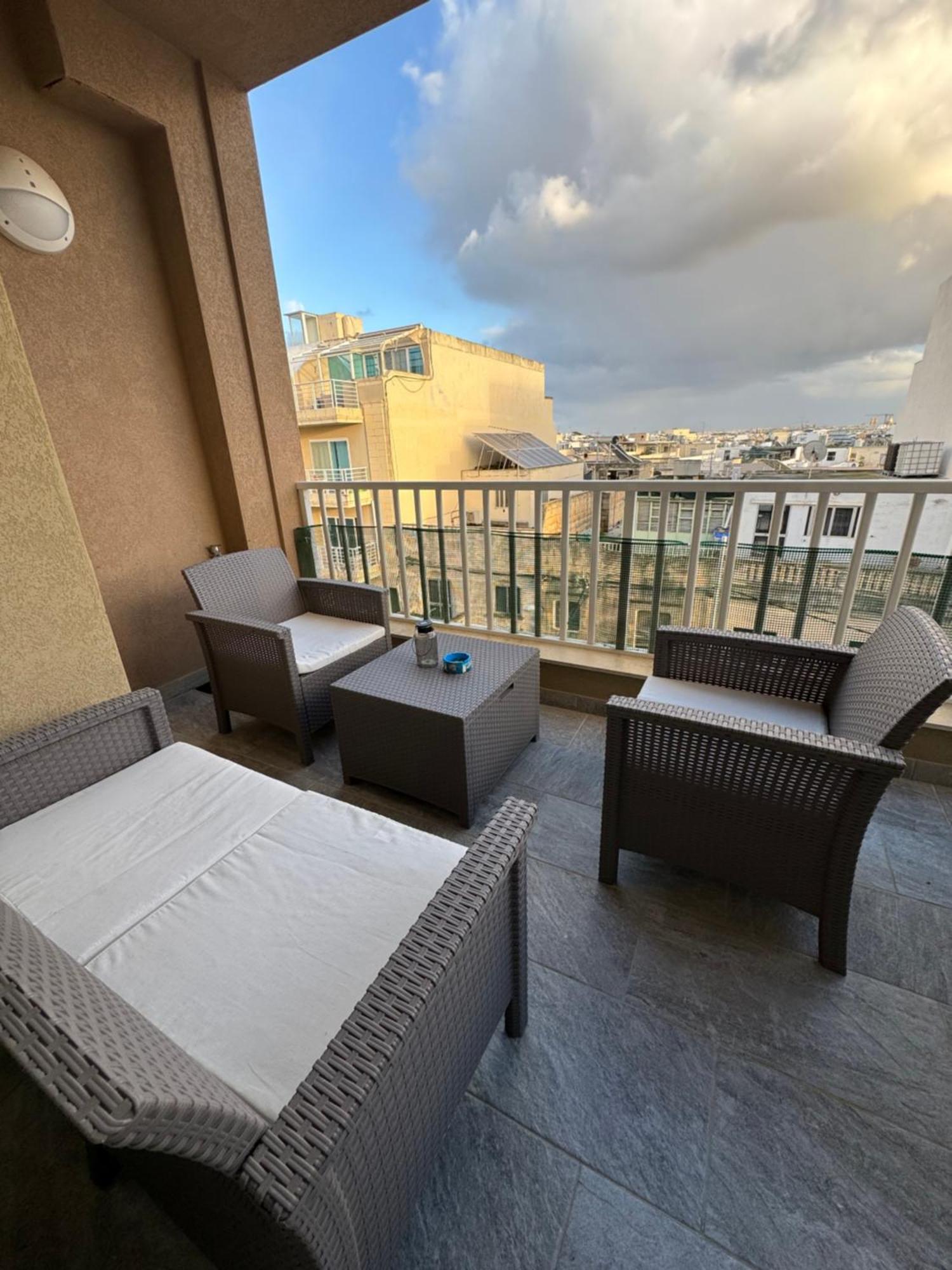 Designer 3 Bedroom And 3 Bathroom Apartment In Swatar Birkirkara Exterior photo